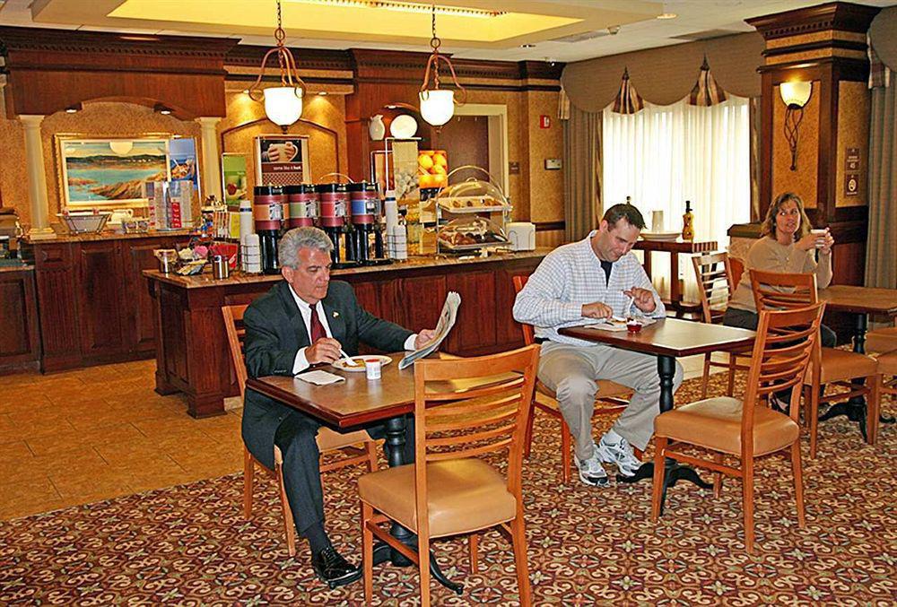 Hampton Inn Coventry-Warwick Area Restoran fotoğraf