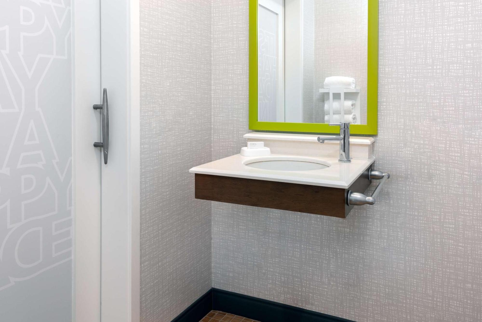 Hampton Inn Coventry-Warwick Area Dış mekan fotoğraf