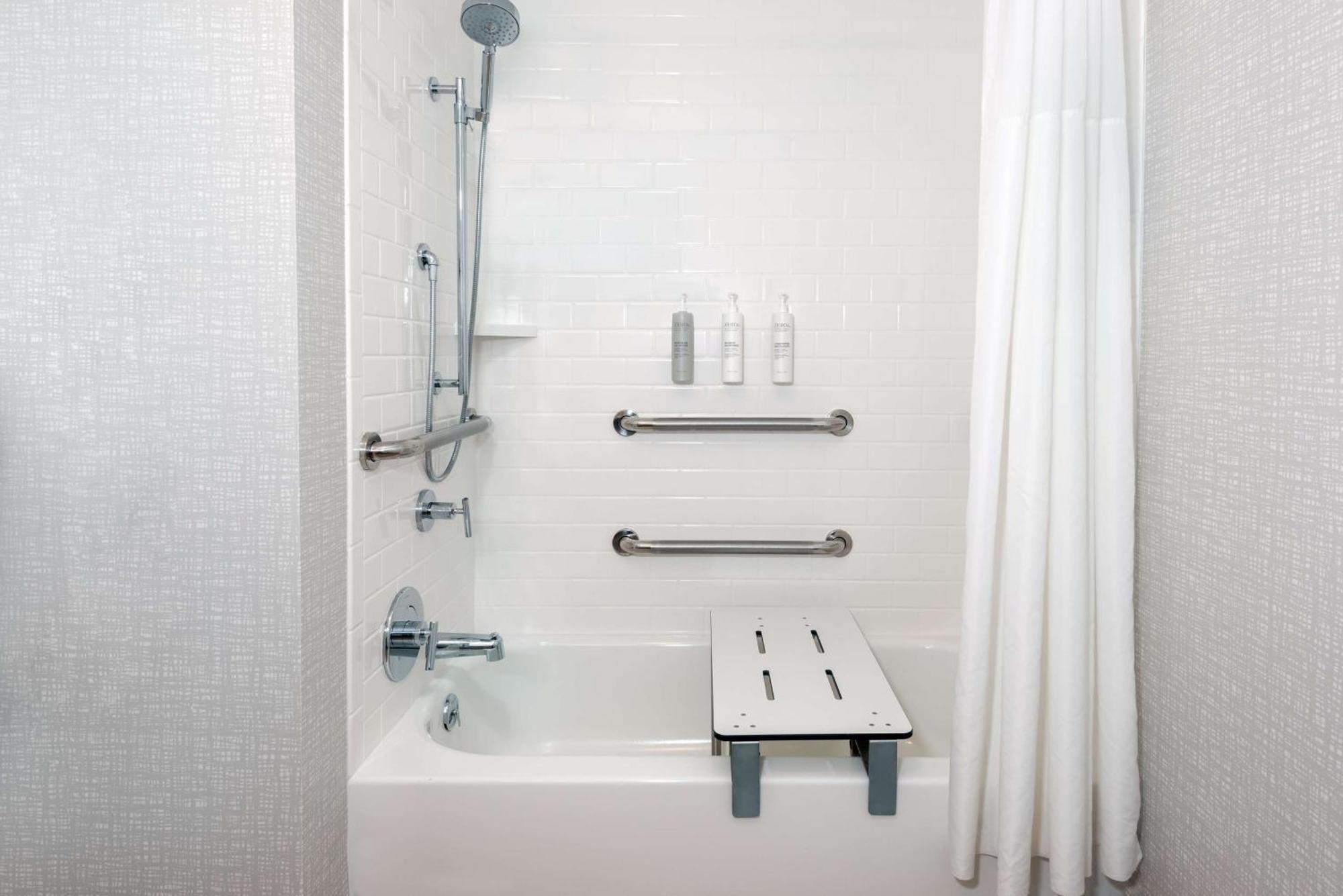 Hampton Inn Coventry-Warwick Area Dış mekan fotoğraf
