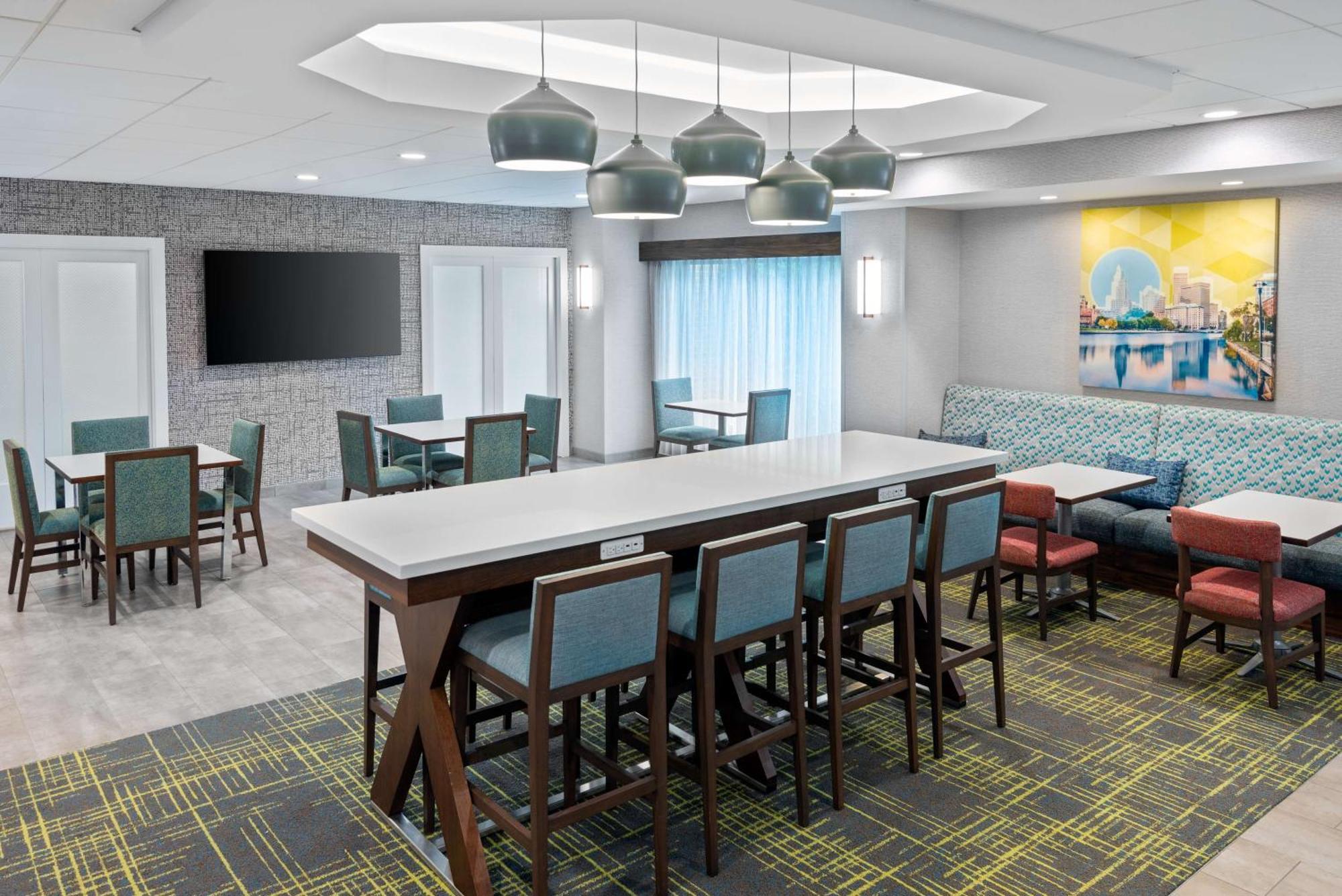 Hampton Inn Coventry-Warwick Area Dış mekan fotoğraf