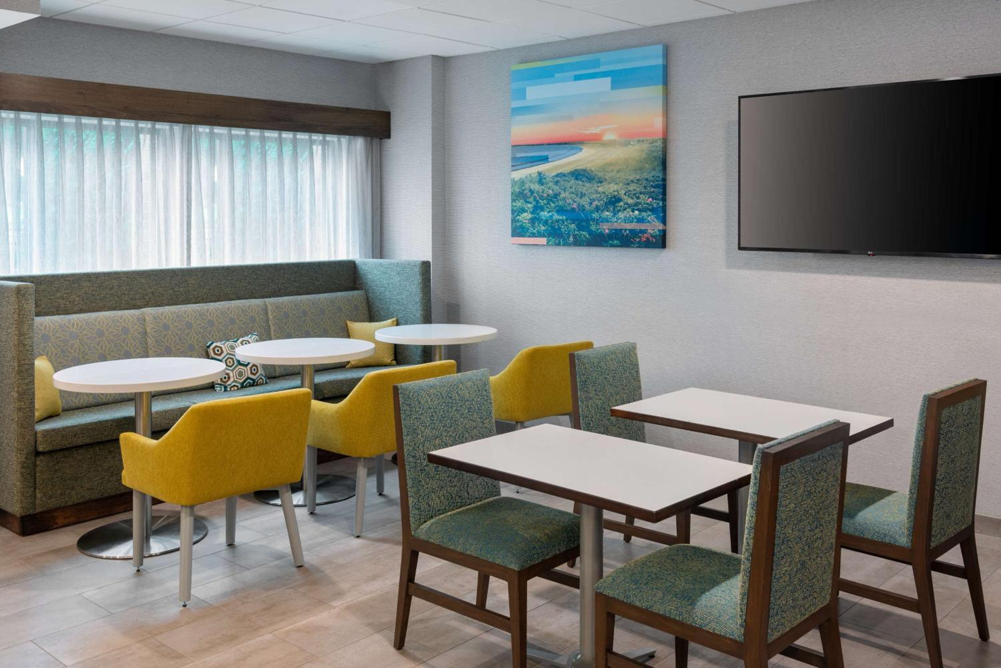 Hampton Inn Coventry-Warwick Area Dış mekan fotoğraf