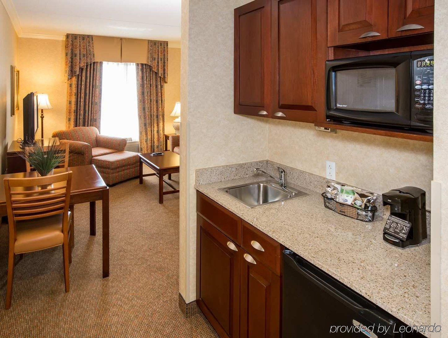 Hampton Inn Coventry-Warwick Area Oda fotoğraf